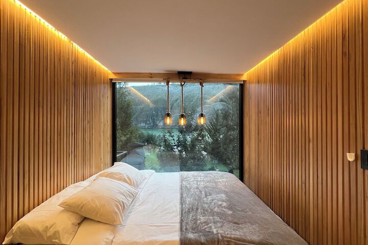 Room 27 of 61