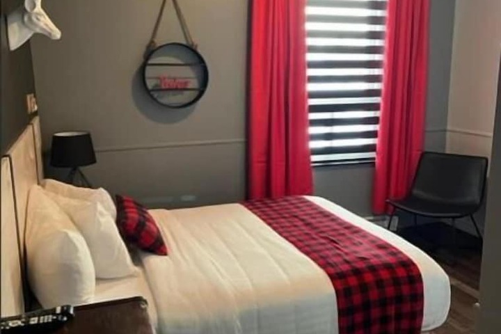Room 3 of 37
