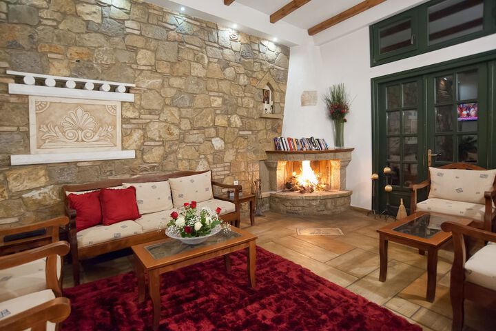 Lounge 60 of 85