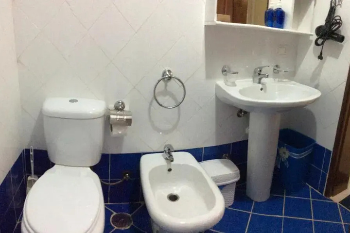 Room 6 of 7