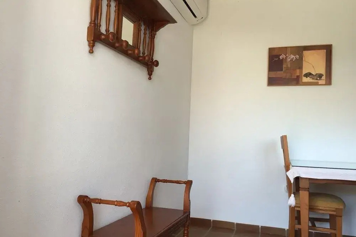 Room 10 of 26