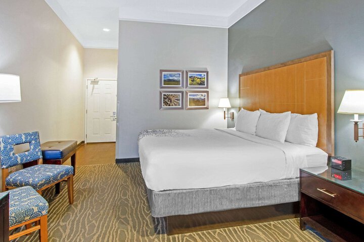 Room 25 of 53