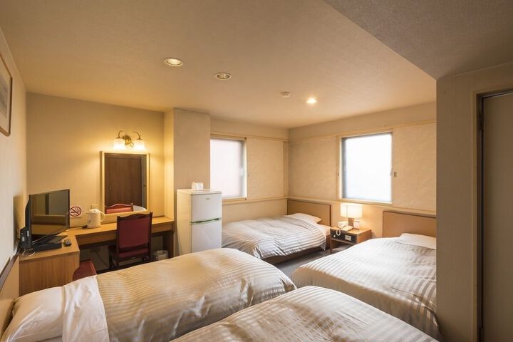 Room 17 of 36