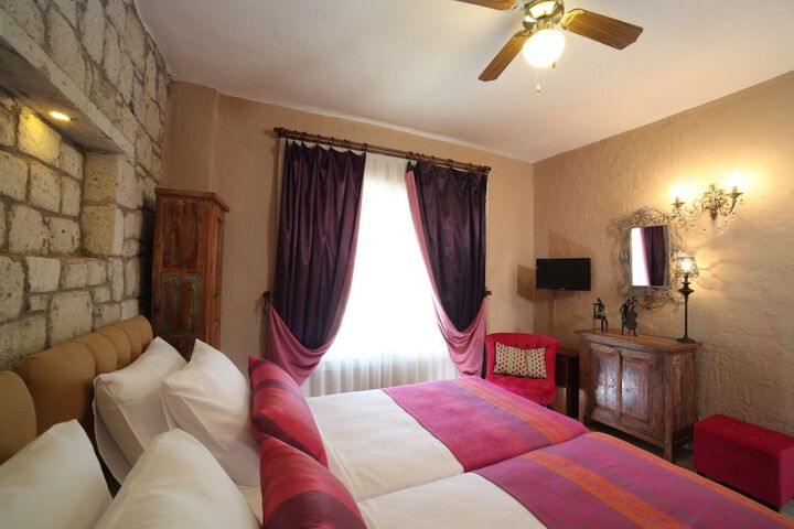 Room 5 of 35