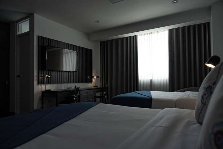 Room 50 of 106