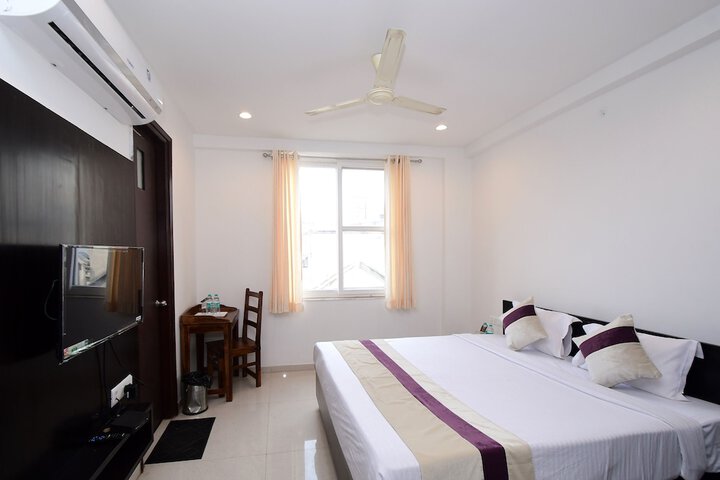 Room 8 of 35