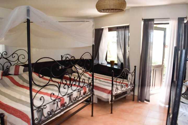 Room 26 of 106