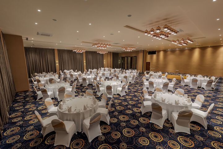 Ballroom/Hall 108 of 159
