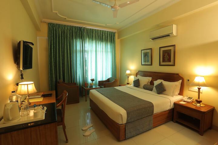 Room 17 of 60
