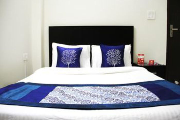Room 13 of 25