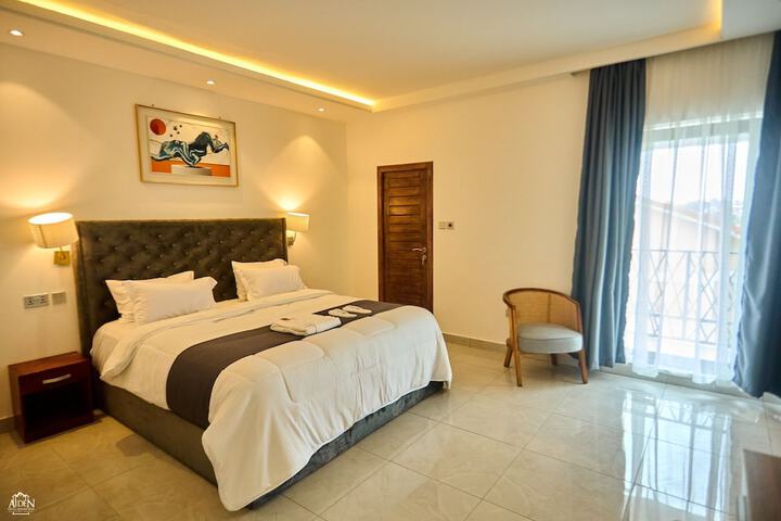 Room 42 of 144