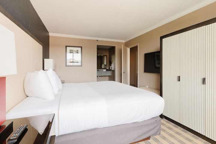 Room 5 of 19