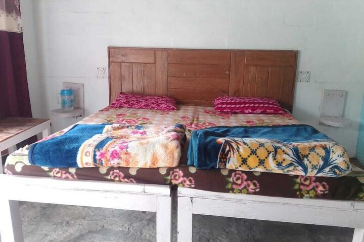 Room 2 of 9