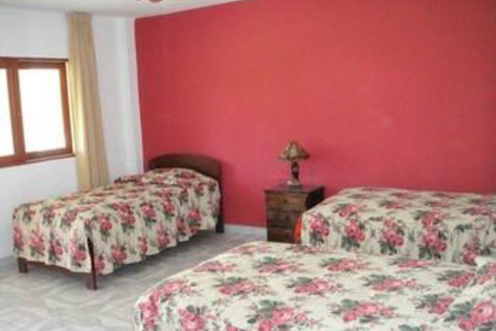 Room 4 of 13