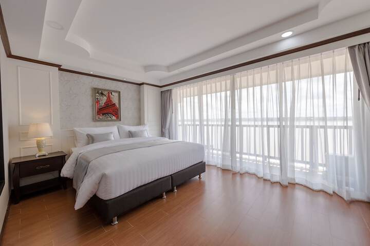 Room 13 of 53