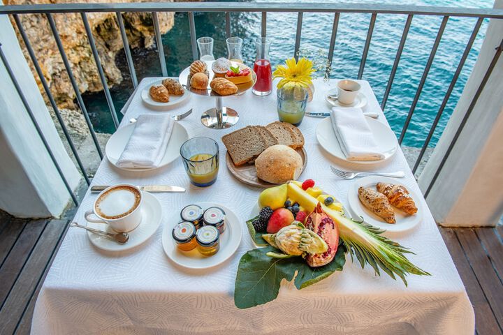 Breakfast/Coffee Service 68 of 73