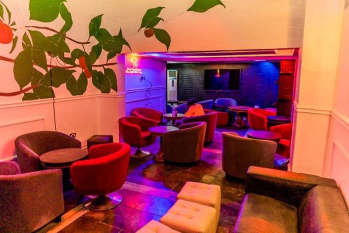 Lounge 36 of 40