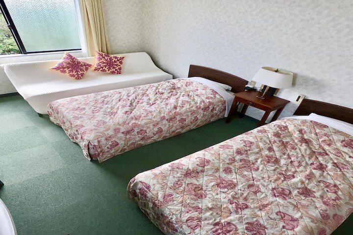 Room 12 of 43