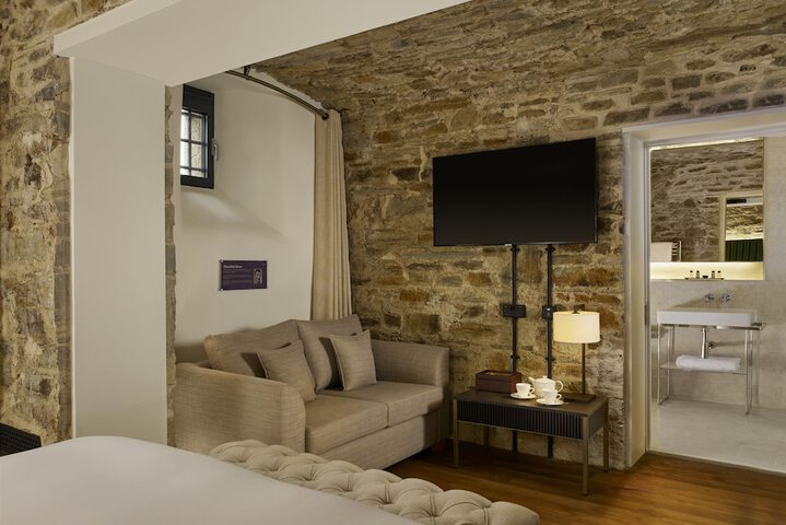 Room 6 of 64