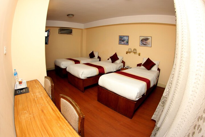 Room 14 of 33