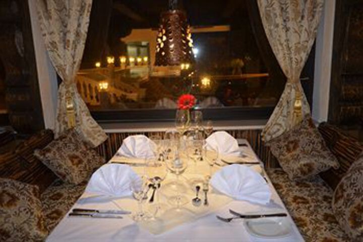 Dining 33 of 42