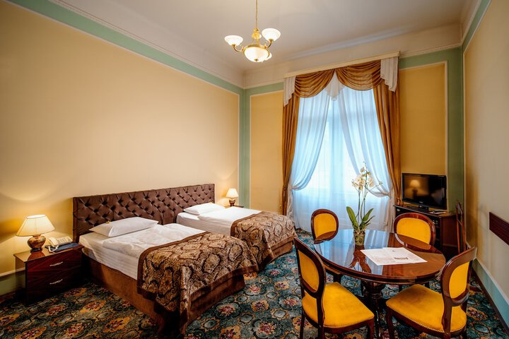 Room 13 of 50