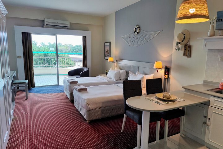 Room 345 of 650