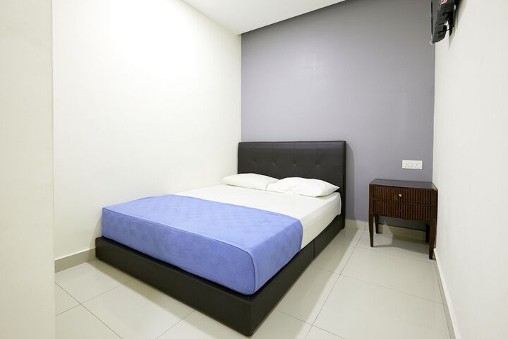 Room 25 of 68
