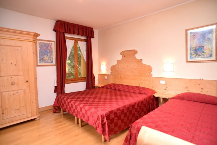 Room 4 of 30