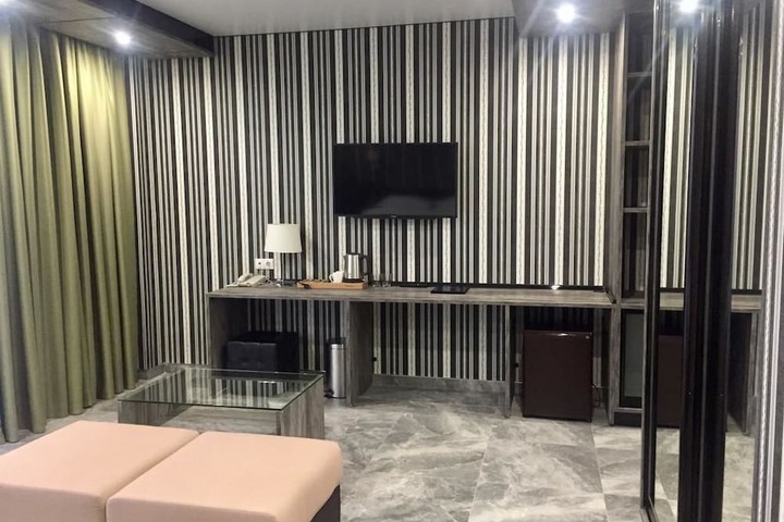 Room 26 of 42