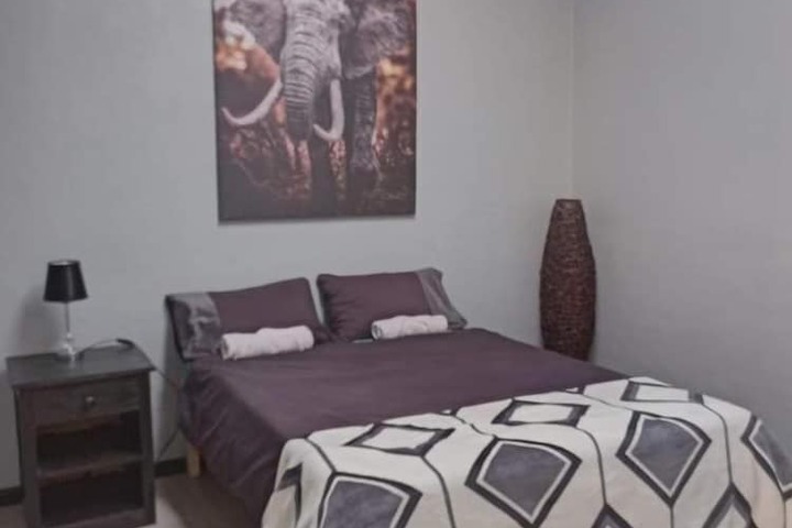 Room 2 of 4