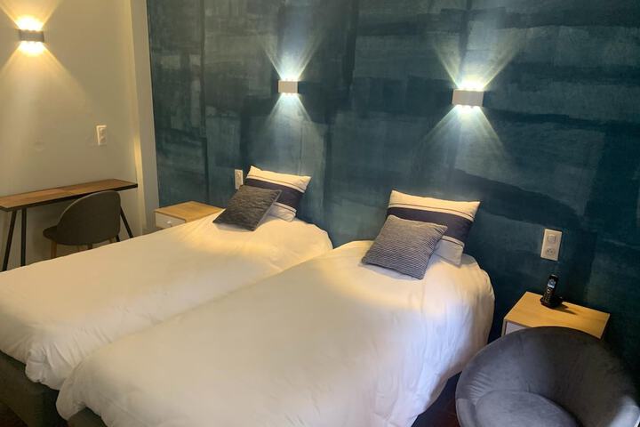 Room 10 of 23