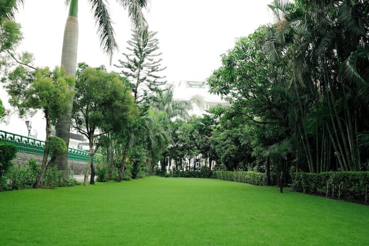 Hotel Exterior 72 of 95