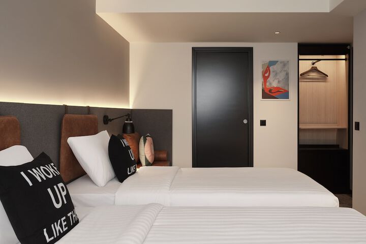 Room 15 of 49