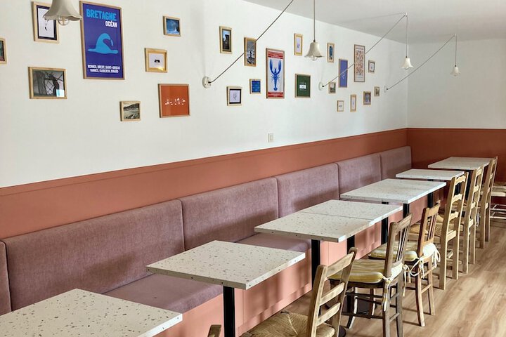 Dining 90 of 122