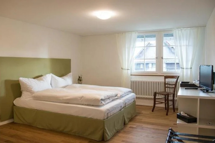 Room 2 of 15