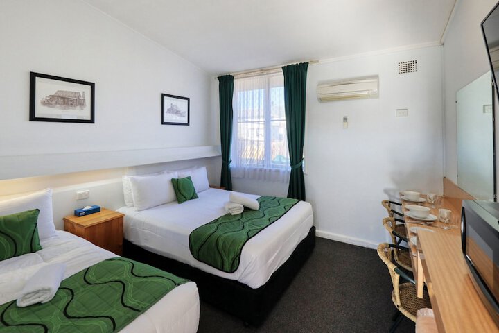 Room 16 of 29