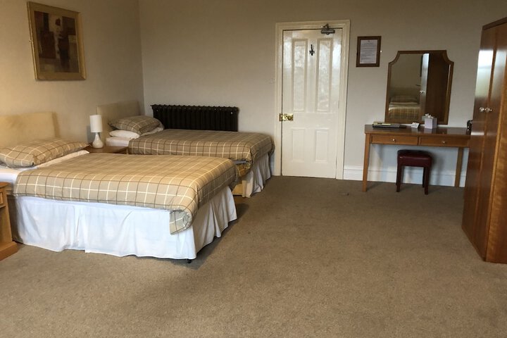 Room 12 of 77
