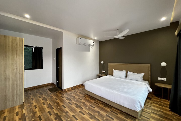 Room 8 of 62