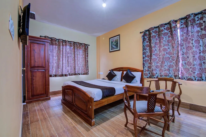 Room 6 of 10