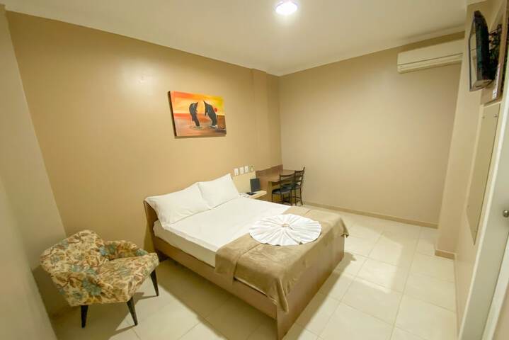 Room 6 of 30