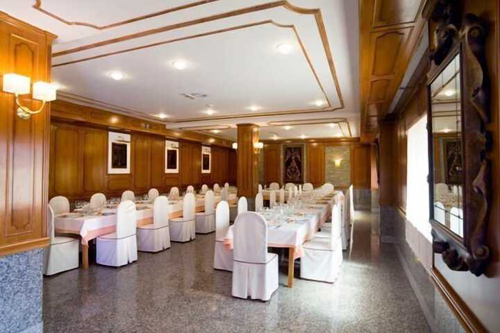 Dining Photos