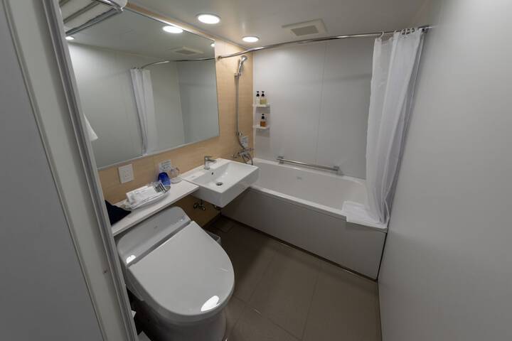 Room 30 of 40