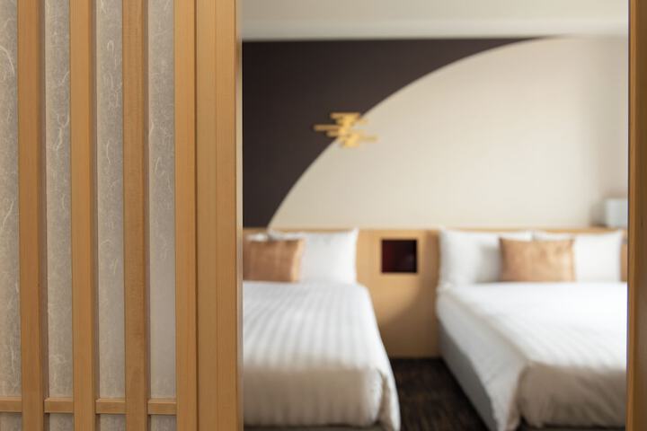 Room 27 of 126