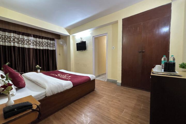 Room 10 of 30