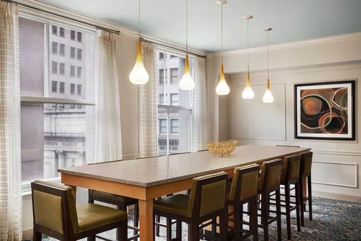 Breakfast area