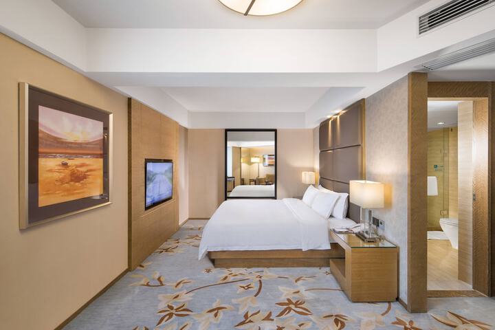 Room 4 of 38