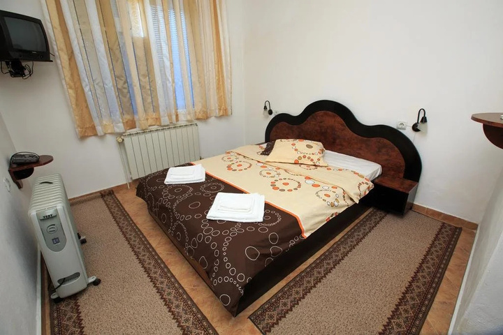 Room 3 of 17