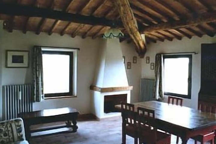 Room 27 of 69