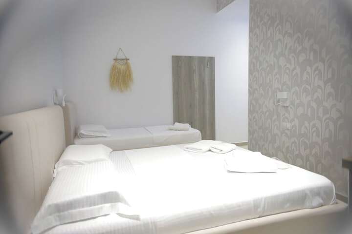 Room 34 of 68
